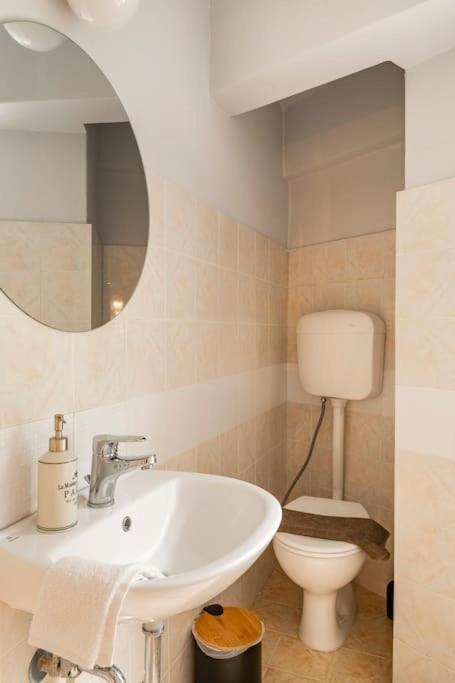Brand New Modern Street-Style Studio /City Center Ateny Zewnętrze zdjęcie